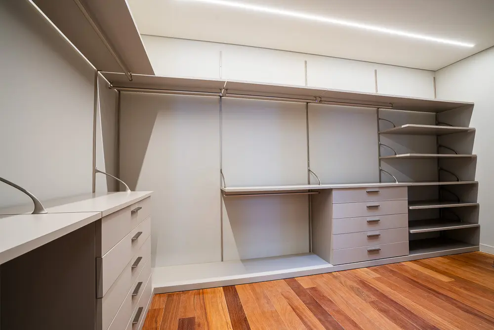 Closet com armários Ornare